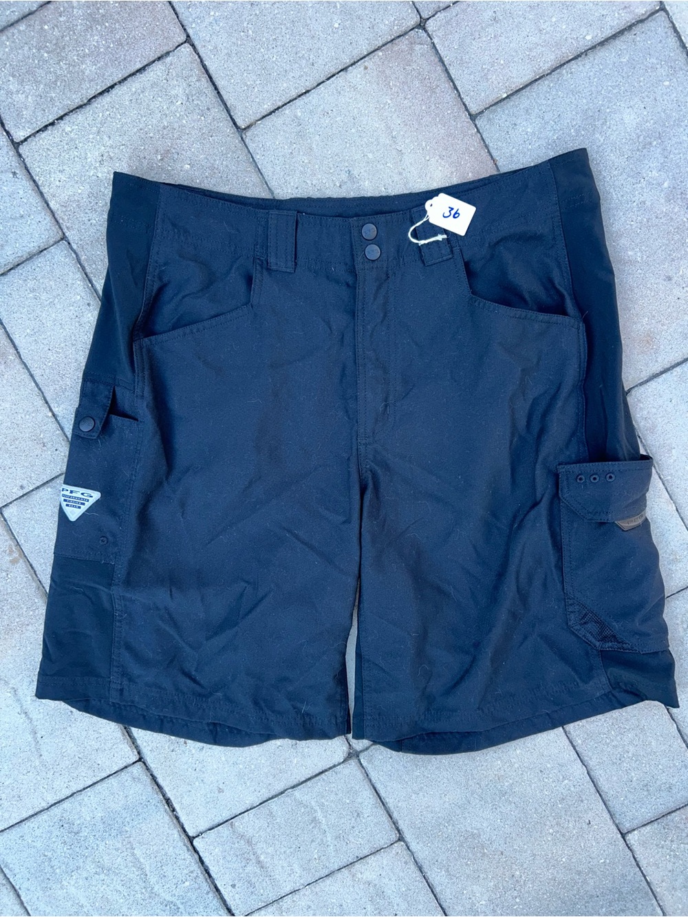 Colombia PFG Men's Black Cargo Shorts